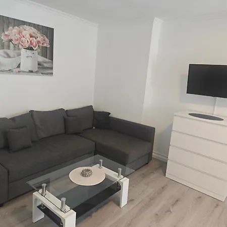 Work And 4 Schlafzimmer Neu Modernisiert Kueche Bad Wohnzimmer Terrasse * Аттендорн
