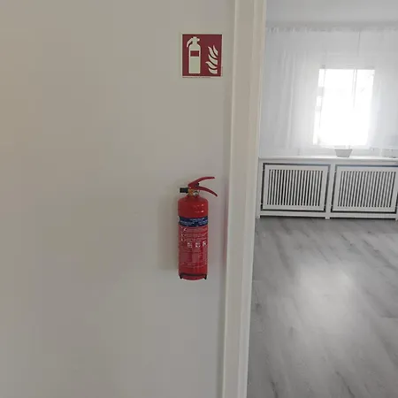 Work And 4 Schlafzimmer Neu Modernisiert Kueche Bad Wohnzimmer Terrasse *