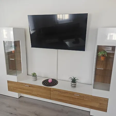 Апартаменты Work And 4 Schlafzimmer Neu Modernisiert Kueche Bad Wohnzimmer Terrasse *