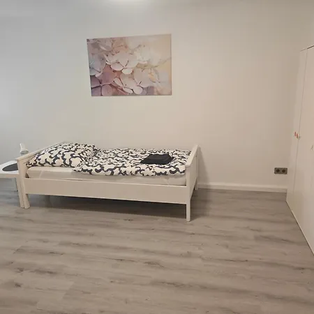 Апартаменты Work And 4 Schlafzimmer Neu Modernisiert Kueche Bad Wohnzimmer Terrasse Аттендорн