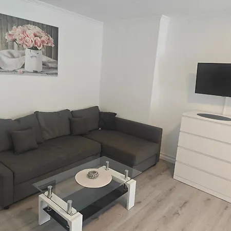 Work And 4 Schlafzimmer Neu Modernisiert Kueche Bad Wohnzimmer Terrasse * Аттендорн