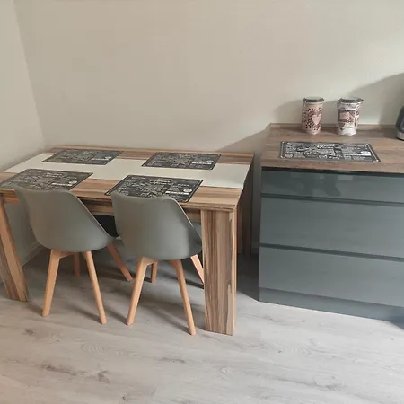 Work And 4 Schlafzimmer Neu Modernisiert Kueche Bad Wohnzimmer Terrasse