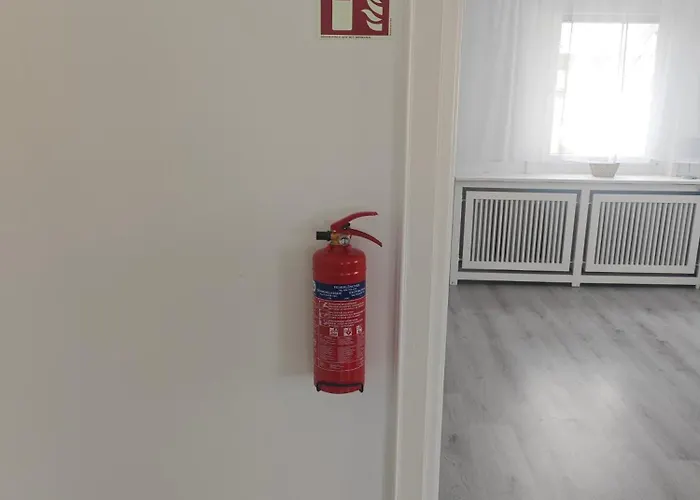 Work And 4 Schlafzimmer Neu Modernisiert Kueche Bad Wohnzimmer Terrasse *