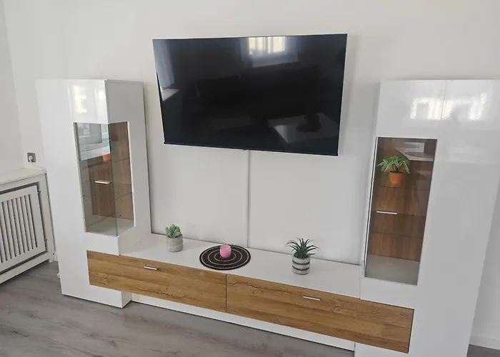 Διαμέρισμα Work And 4 Schlafzimmer Neu Modernisiert Kueche Bad Wohnzimmer Terrasse *