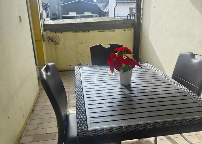 Διαμέρισμα Work And 4 Schlafzimmer Neu Modernisiert Kueche Bad Wohnzimmer Terrasse *